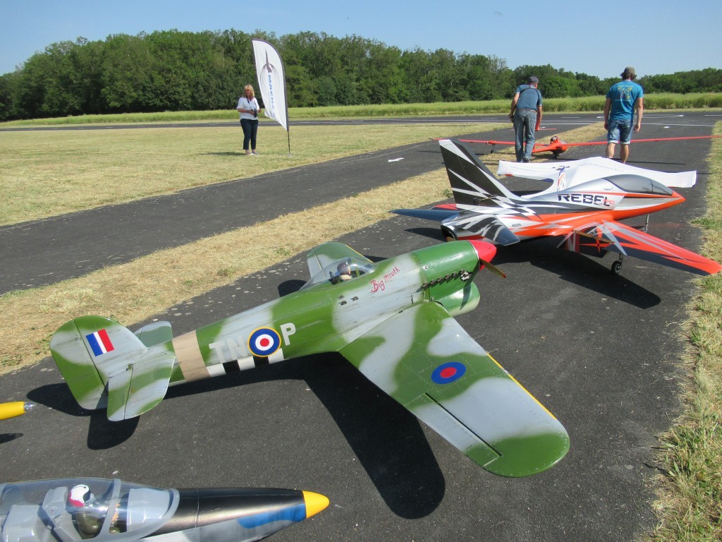 le Hawker Typhoon a volé à Chateauroux